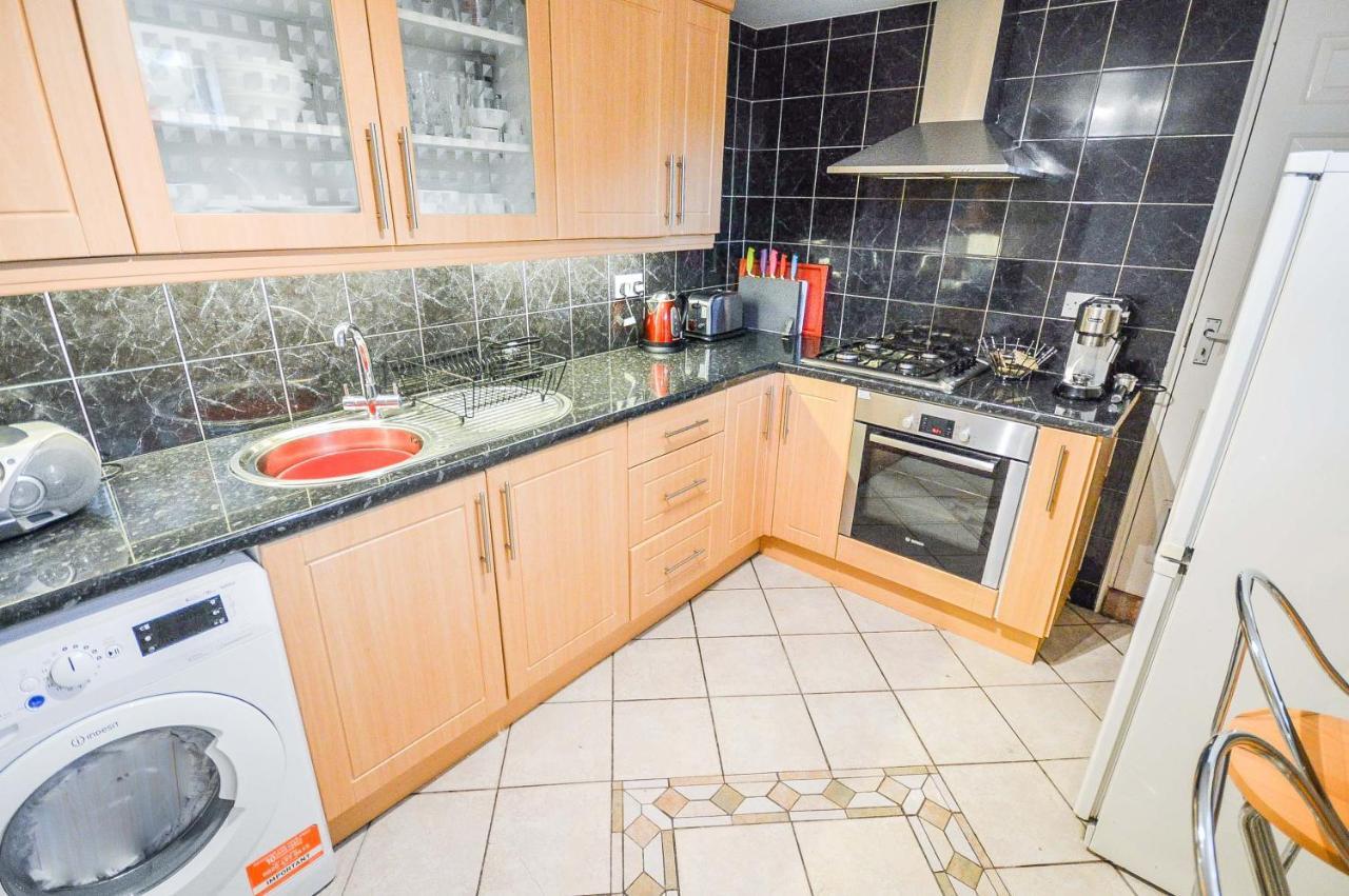 Отель Ayuda House Олтрингем Экстерьер фото