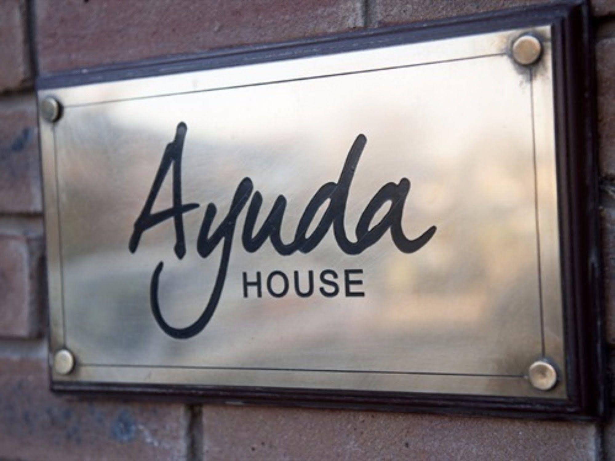 Отель Ayuda House Олтрингем Экстерьер фото